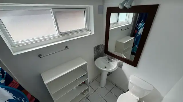 Furnished large bright room Single male $890 m all utilities - Photo 8