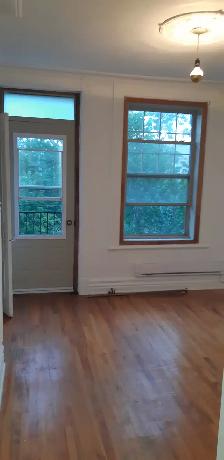 Plateau Métro Laurier, 3 ½ ensoleillé, 3e étage