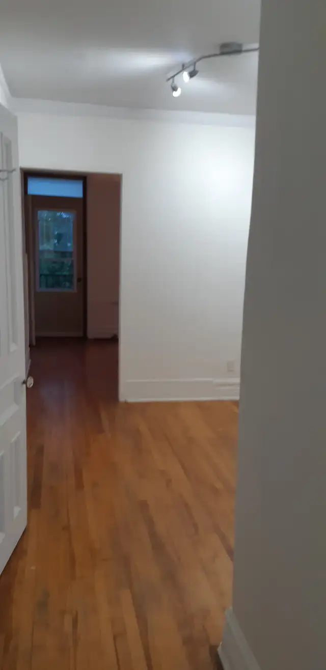 Plateau Métro Laurier, 3 ½ ensoleillé, 3e étage - Photo 3