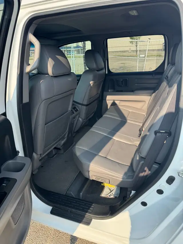 Honda Ridgeline - Photo 6