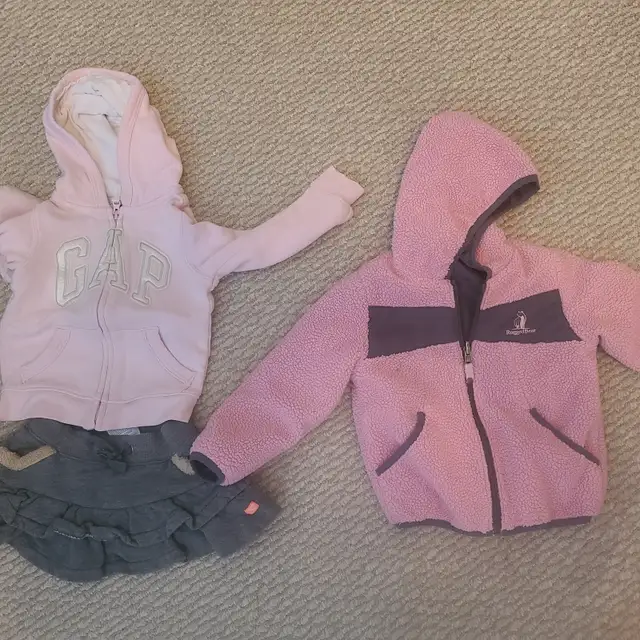 Youth girl cloteths Size 4/5 all 13 items - Photo 2