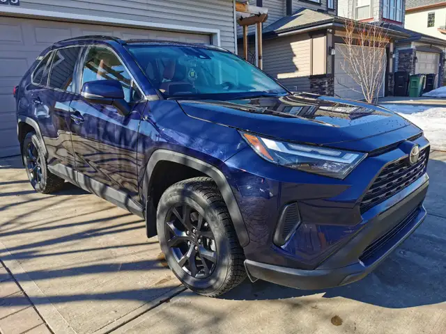 2024 Toyota RAV4 XLE Loaded Dark Blue w/2 Sets Tires on Rims - Photo 2