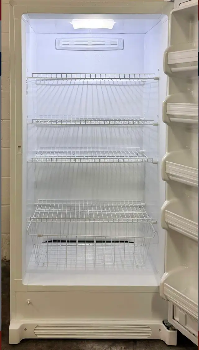 - Upright Freezer "KENMORE" H66/W32/D27 - Photo 2