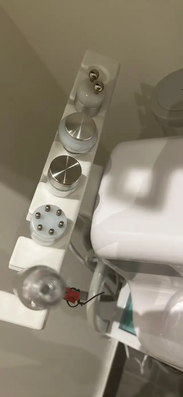 6 in 1 Facial Machine forl Spa with 7-inch LCD Touch Screen - Photo 3