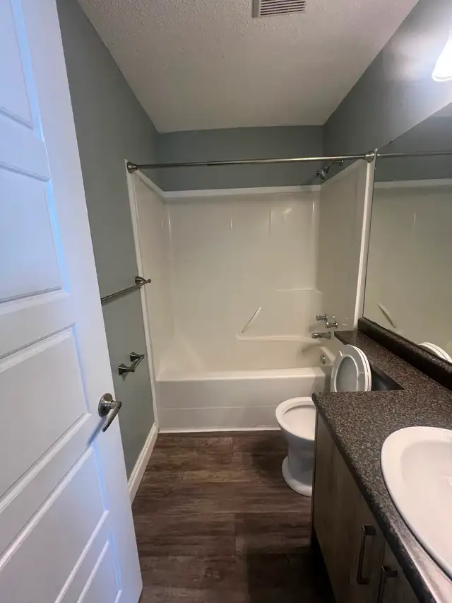 Beautiful house rent available June 1 - Photo 5