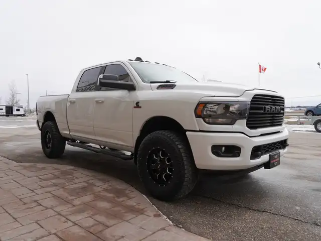 2019 Ram 3500 Big Horn 4x4 - NIGHT EDITION! - 6.7L Cummins - Photo 9