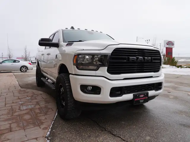 2019 Ram 3500 Big Horn 4x4 - NIGHT EDITION! - 6.7L Cummins - Photo 10
