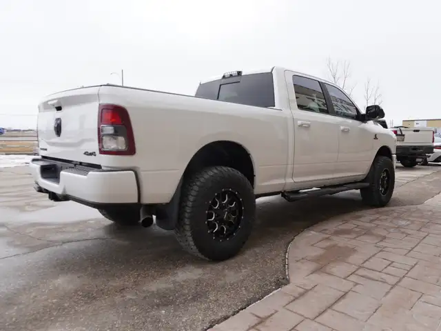 2019 Ram 3500 Big Horn 4x4 - NIGHT EDITION! - 6.7L Cummins - Photo 11