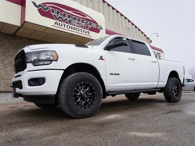 2019 Ram 3500 Big Horn 4x4 - NIGHT EDITION! - 6.7L Cummins - Photo 17