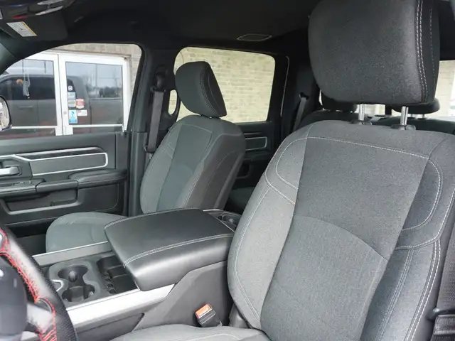 2019 Ram 3500 Big Horn 4x4 - NIGHT EDITION! - 6.7L Cummins - Photo 20