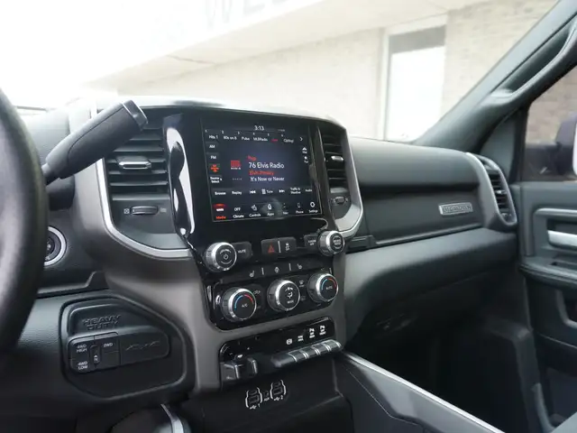 2019 Ram 3500 Big Horn 4x4 - NIGHT EDITION! - 6.7L Cummins - Photo 25