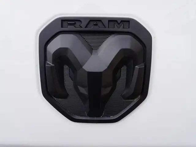 2019 Ram 3500 Big Horn 4x4 - NIGHT EDITION! - 6.7L Cummins - Photo 44