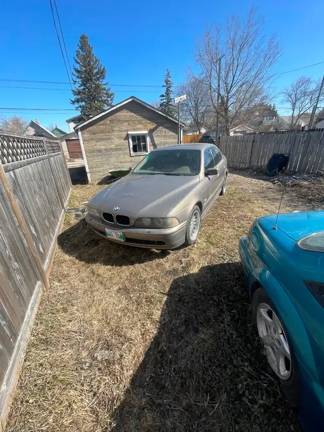 2003 BMW 540i - Photo 2