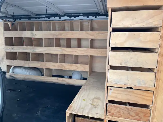 2017 GMC Savana Cargo Van - Photo 9