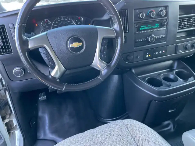 2017 Chevrolet Express Cargo Van - Photo 14