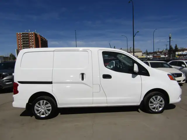 2020 Nissan NV200 Compact Cargo I4 SV APPLE CARPLAY / BACKUP CAM - Photo 4