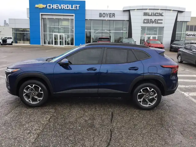 2024 Chevrolet Trax - Photo 2