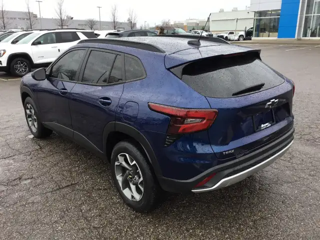 2024 Chevrolet Trax - Photo 3