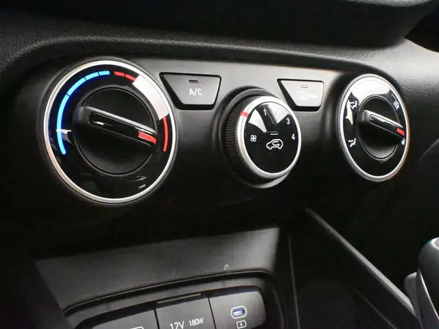 2025 Hyundai Venue Preferred 902-466-9550 Preferred, Alloys, Hea - Photo 17