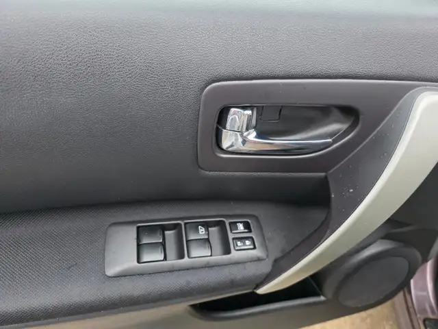 2010 Nissan Rogue AWD 4dr SL - Photo 14