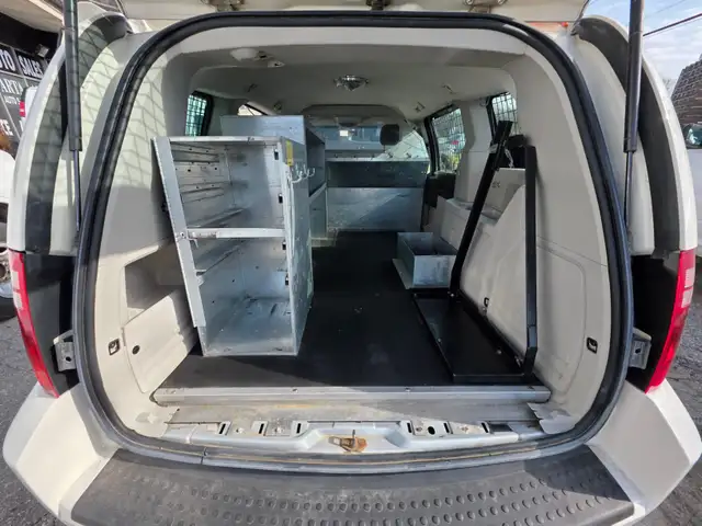 2010 Dodge Grand Caravan 119' WB - Photo 5