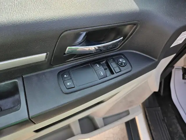 2010 Dodge Grand Caravan 119' WB - Photo 13