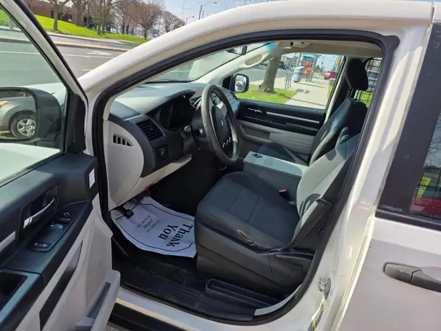 2010 Dodge Grand Caravan 119' WB - Photo 15