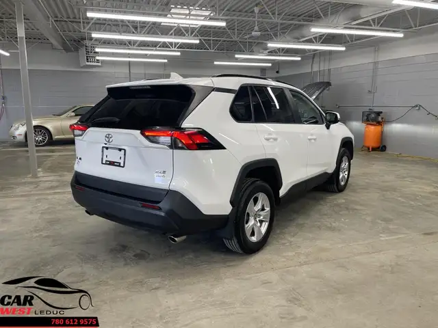 Toyota RAV4 XLE 2021 - Photo 3