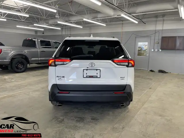 Toyota RAV4 XLE 2021 - Photo 4