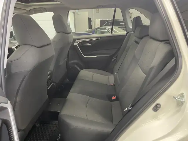 Toyota RAV4 XLE 2021 - Photo 10