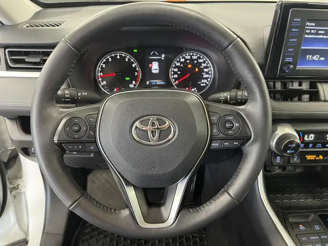 Toyota RAV4 XLE 2021 - Photo 16