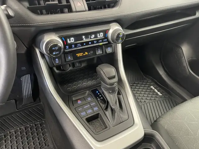 Toyota RAV4 XLE 2021 - Photo 19