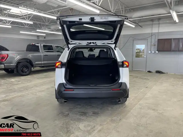 Toyota RAV4 XLE 2021 - Photo 25