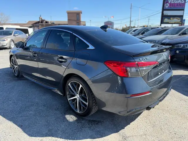 2022 Honda Civic Touring - Photo 4