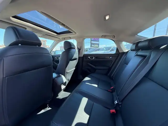 2022 Honda Civic Touring - Photo 8