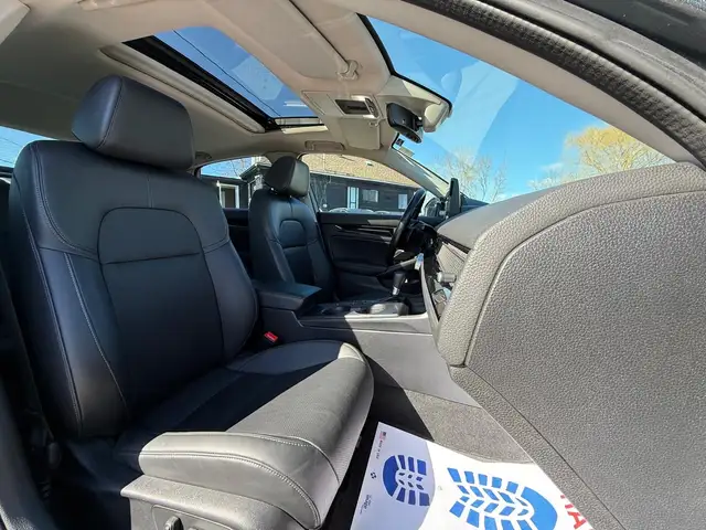 2022 Honda Civic Touring - Photo 27