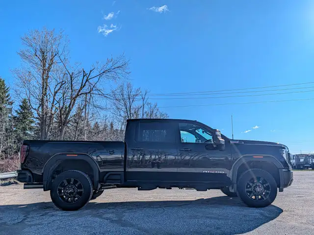 2025 GMC Sierra 2500HD AT4- Max Trailering Pkg - X31 Offroad Pkg - Photo 9