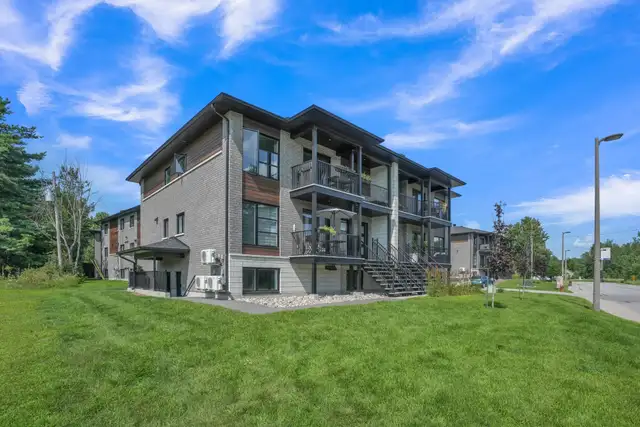 1533 Bd Saint-René E - 1533-1 Apartment for Rent