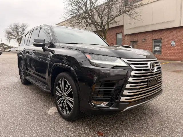 2023 Lexus LX LX 600 Auto, LUXURY PACKAGE, NO ACCIDENT - Photo 3