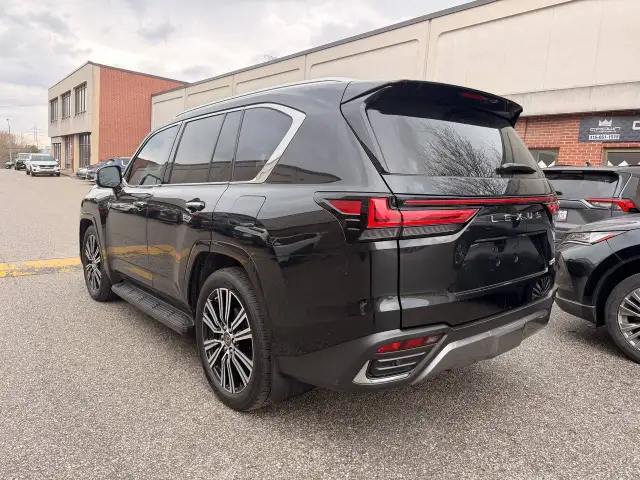 2023 Lexus LX LX 600 Auto, LUXURY PACKAGE, NO ACCIDENT - Photo 4