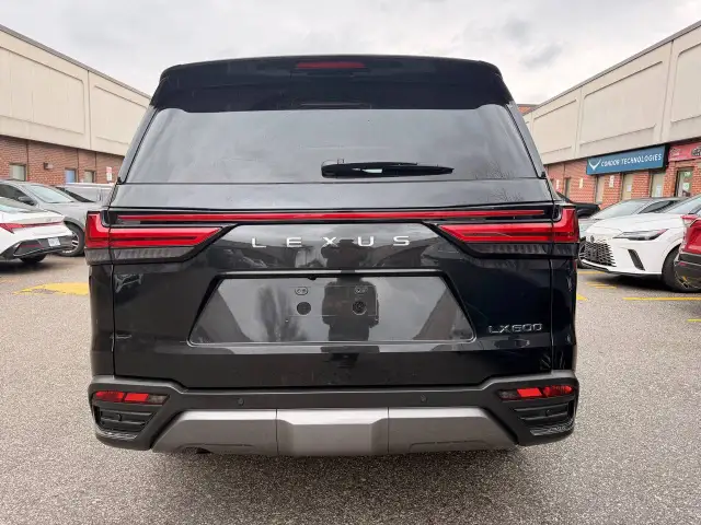 2023 Lexus LX LX 600 Auto, LUXURY PACKAGE, NO ACCIDENT - Photo 5
