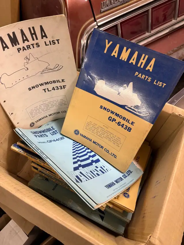 Vintage 1970- 1980  Yamaha Snowmobile Shop Manuals/ parts/ ETC - Photo 2