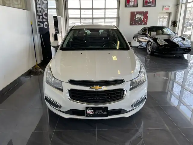 2015 Chevrolet Cruze 1LT - Photo 2