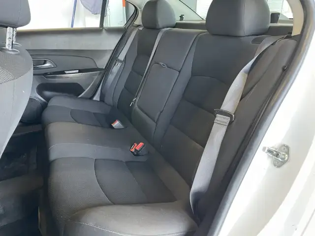 2015 Chevrolet Cruze 1LT - Photo 10