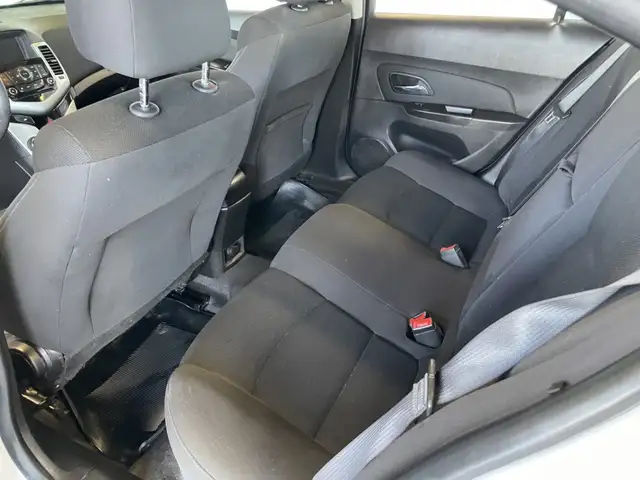 2015 Chevrolet Cruze 1LT - Photo 11