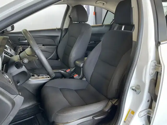 2015 Chevrolet Cruze 1LT - Photo 13