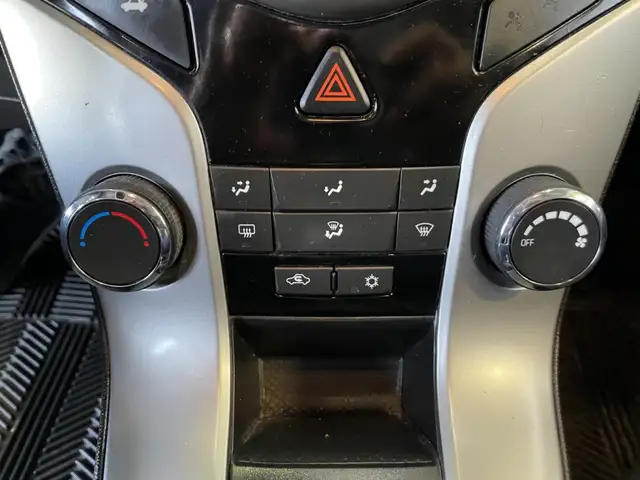 2015 Chevrolet Cruze 1LT - Photo 23