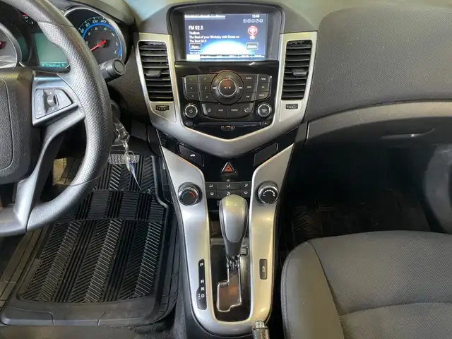 2015 Chevrolet Cruze 1LT - Photo 24