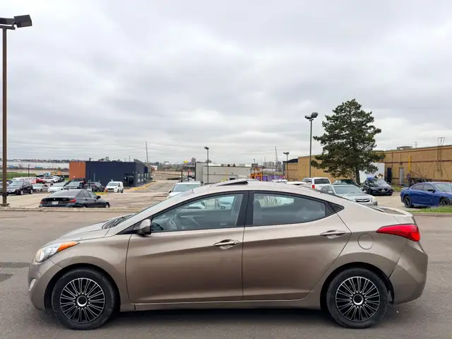 2013 Hyundai Elantra GLS 4dr Sedan (1.8L 4cyl 6M) - Photo 7