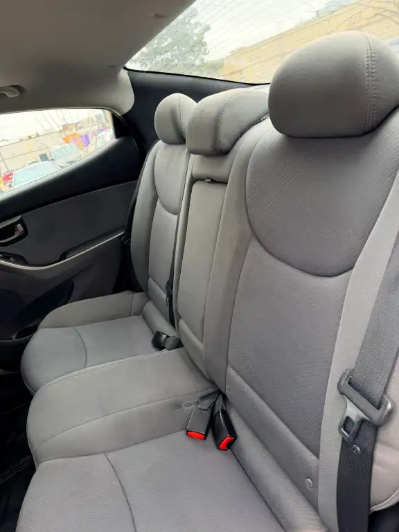 2013 Hyundai Elantra GLS 4dr Sedan (1.8L 4cyl 6M) - Photo 10